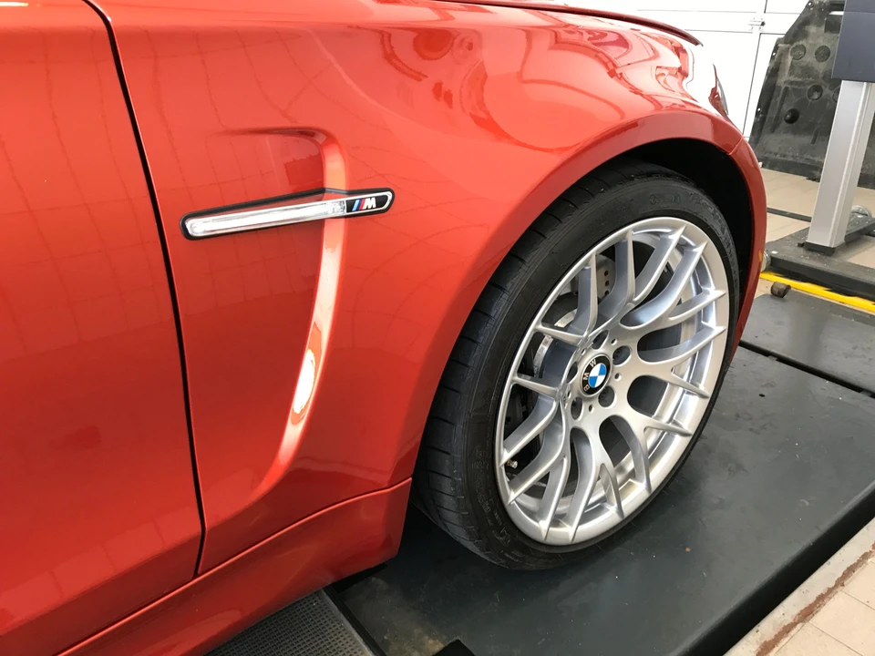 2011 BMW 1M - Image 14 of 20