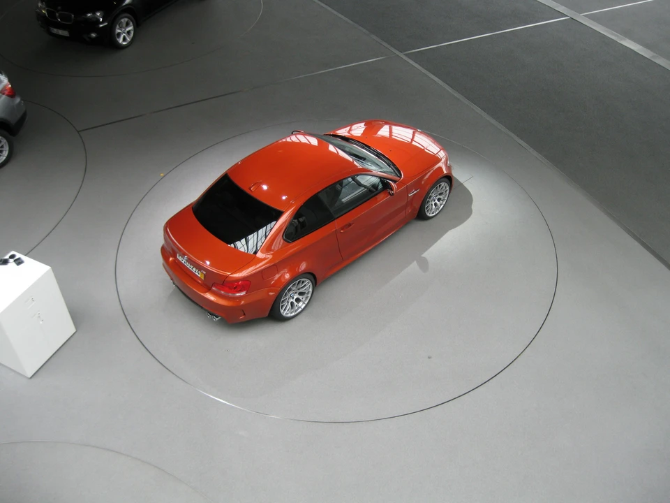 2011 BMW 1M - Image 11 of 20