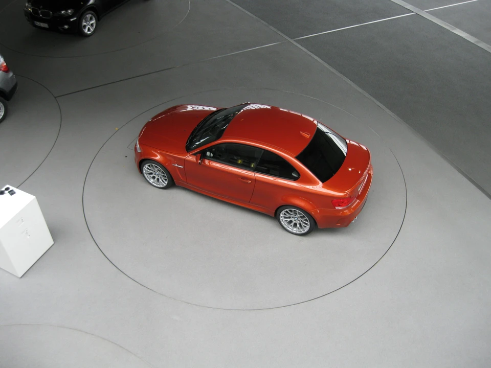 2011 BMW 1M - Image 12 of 20