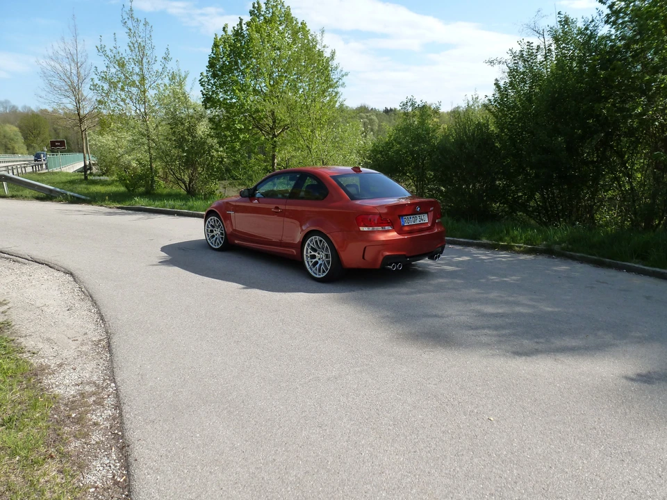2011 BMW 1M - Image 8 of 20