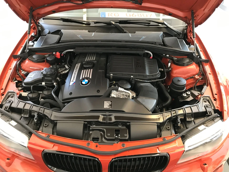 2011 BMW 1M - Image 18 of 20