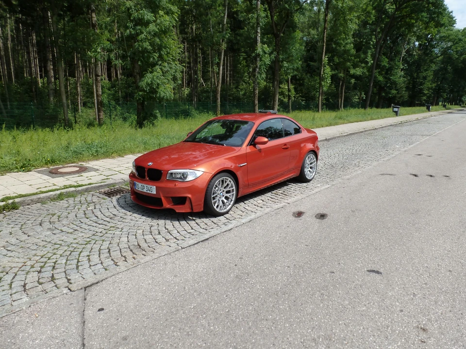 2011 BMW 1M - Image 7 of 20