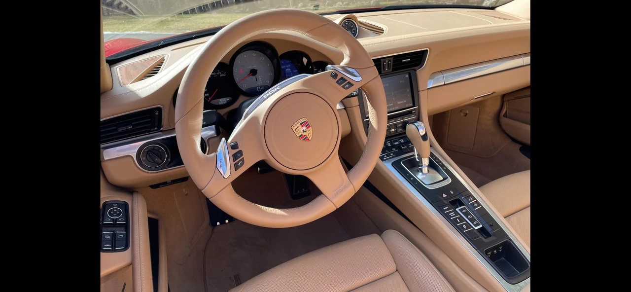 2013 Porsche 991 Carrera 4S - Image 9 of 18