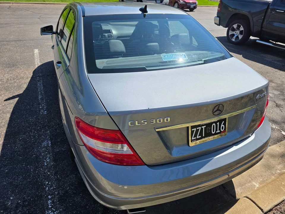 2011 Mercedes-Benz W204 C-Class - Image 4 of 7