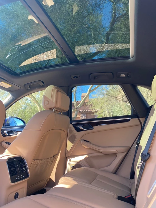 2022 Porsche Macan - Image 3 of 4