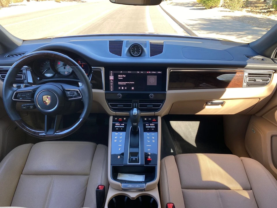 2022 Porsche Macan - Image 2 of 4