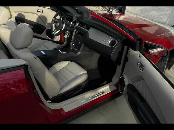 2011 Ford S197 Mustang - Image 11 of 18
