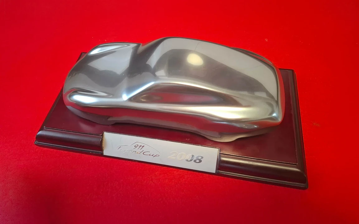 Porsche - Image 9 of 20