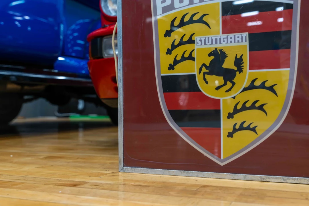 Porsche - Image 25 of 31