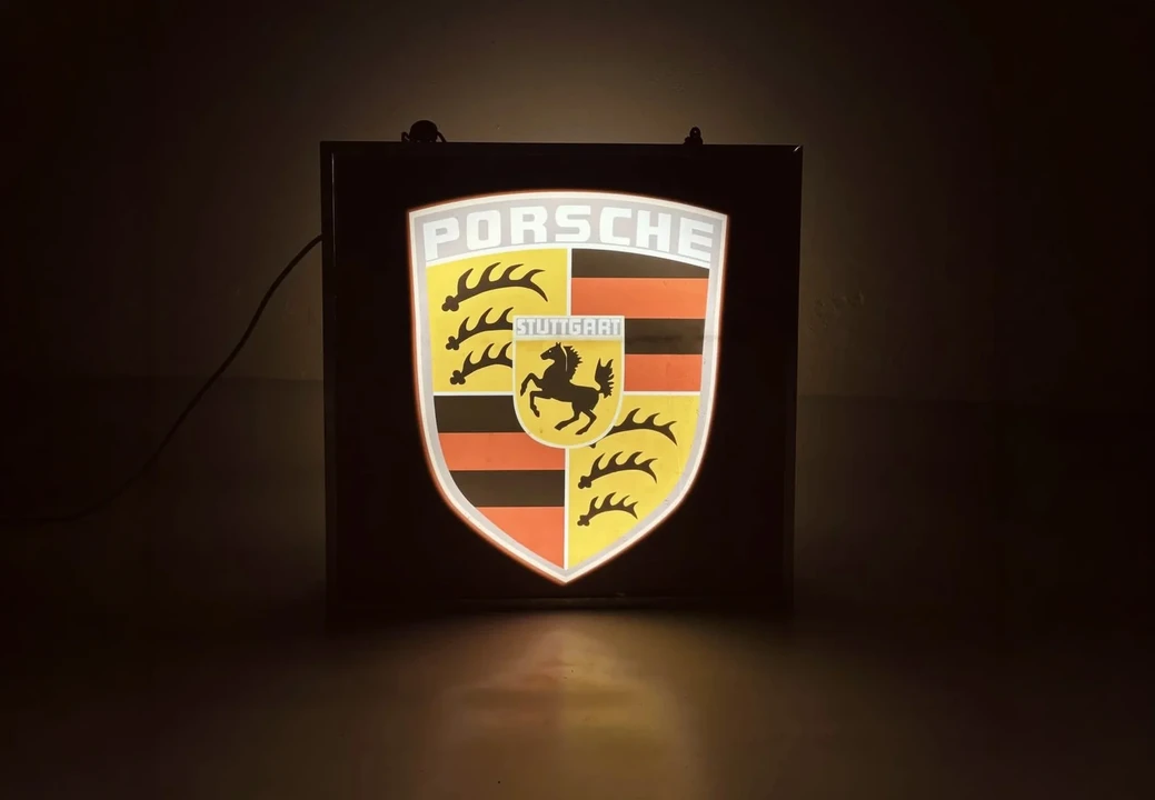 Porsche - Image 2 of 31