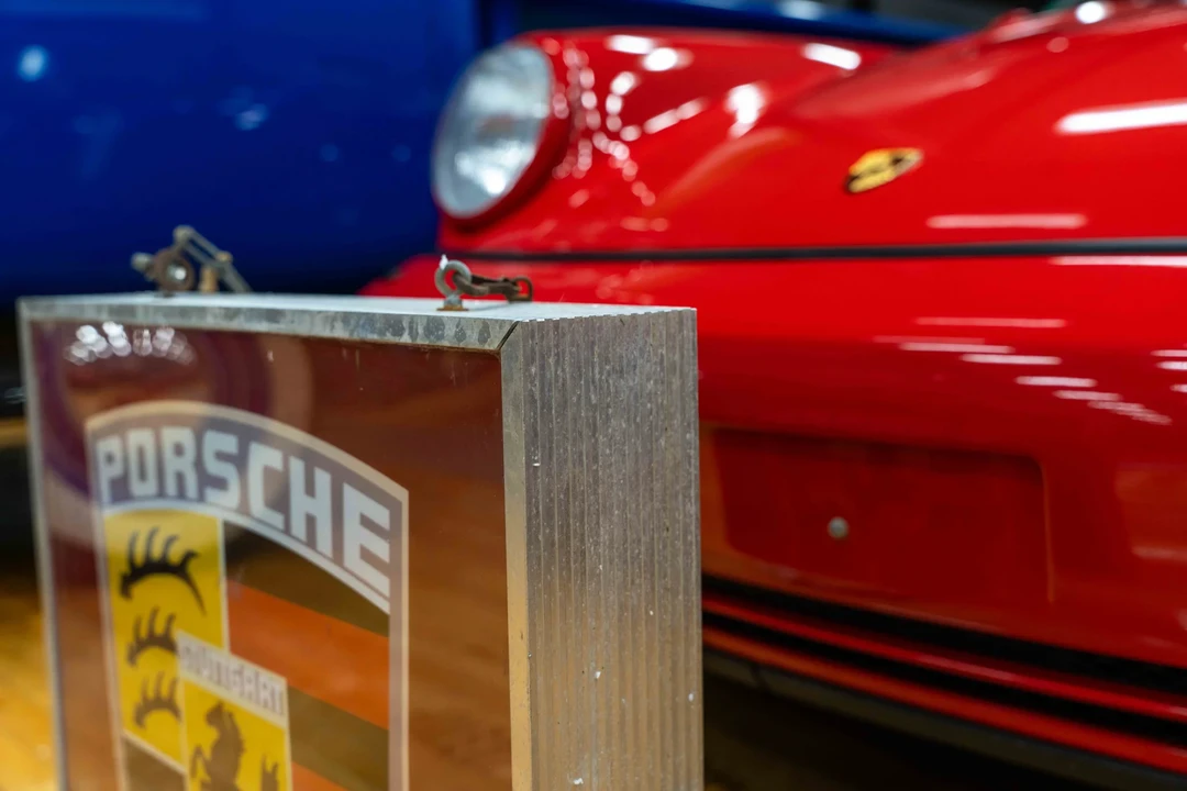 Porsche - Image 20 of 31