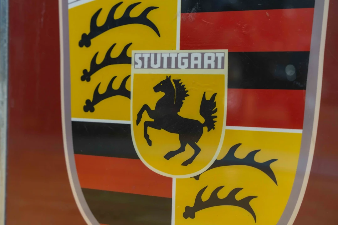 Porsche - Image 16 of 31