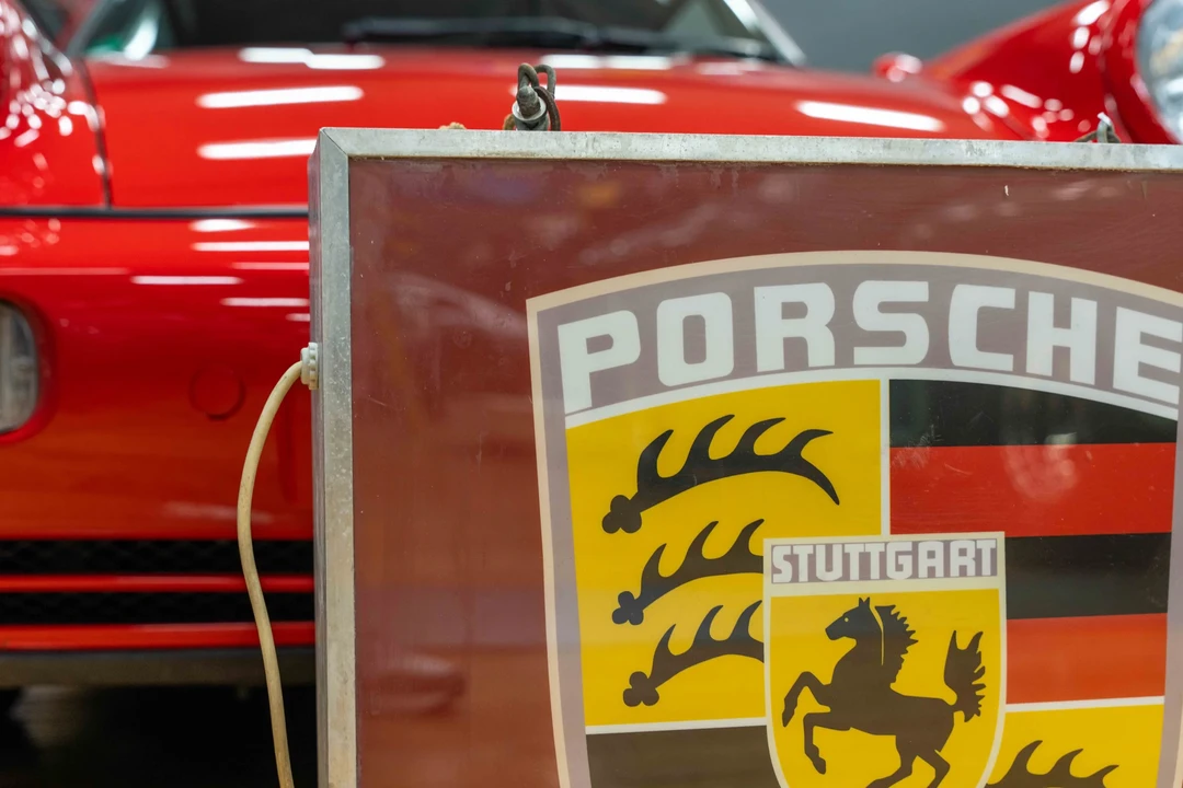 Porsche - Image 13 of 31