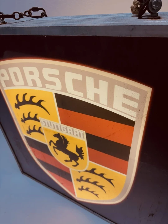 Porsche - Image 8 of 31