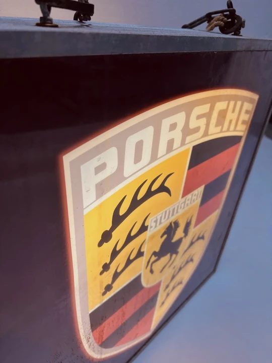 Porsche - Image 9 of 31