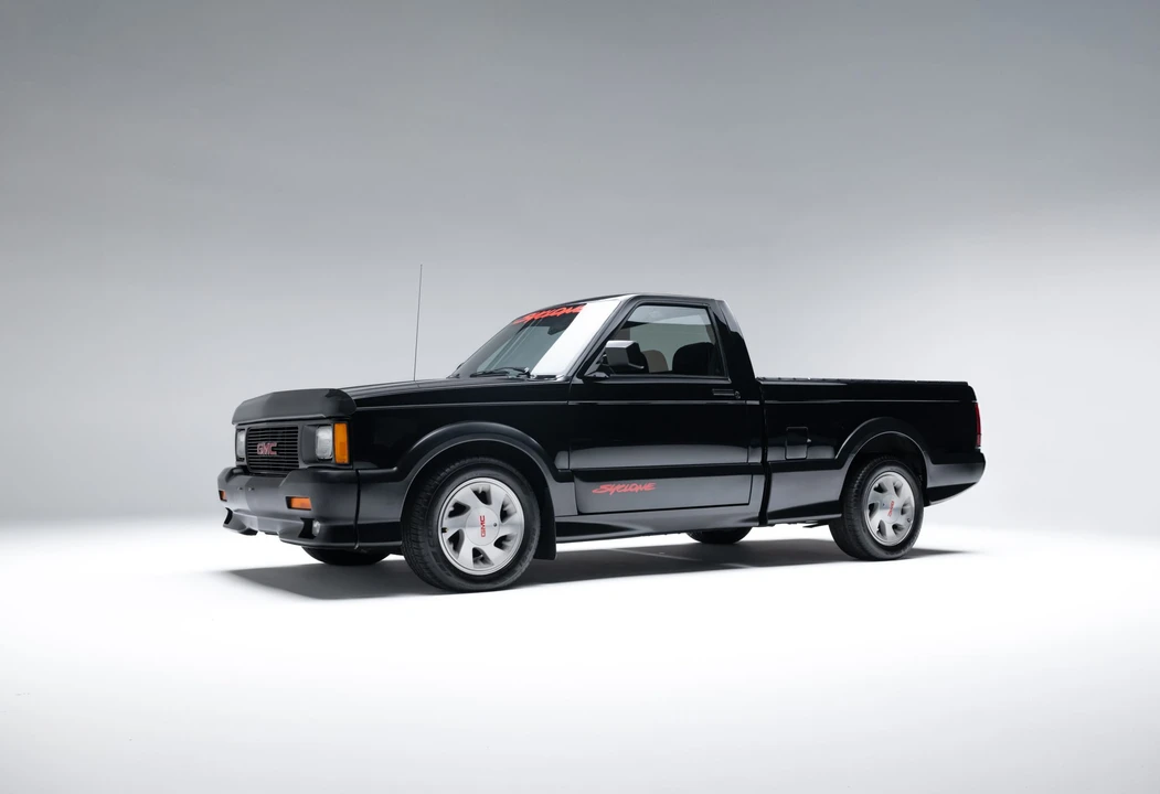 1991 GMC Syclone - Image 2 of 31