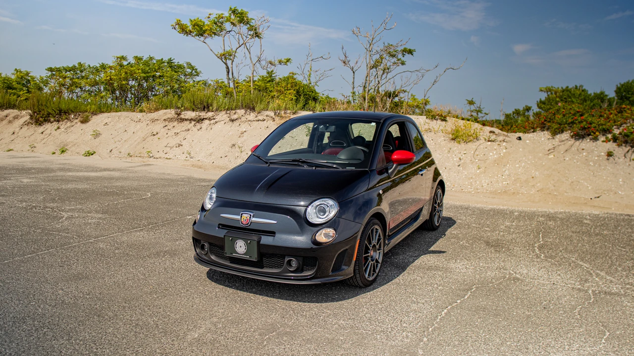 2013 Fiat Abarth 500 - Image 2 of 31