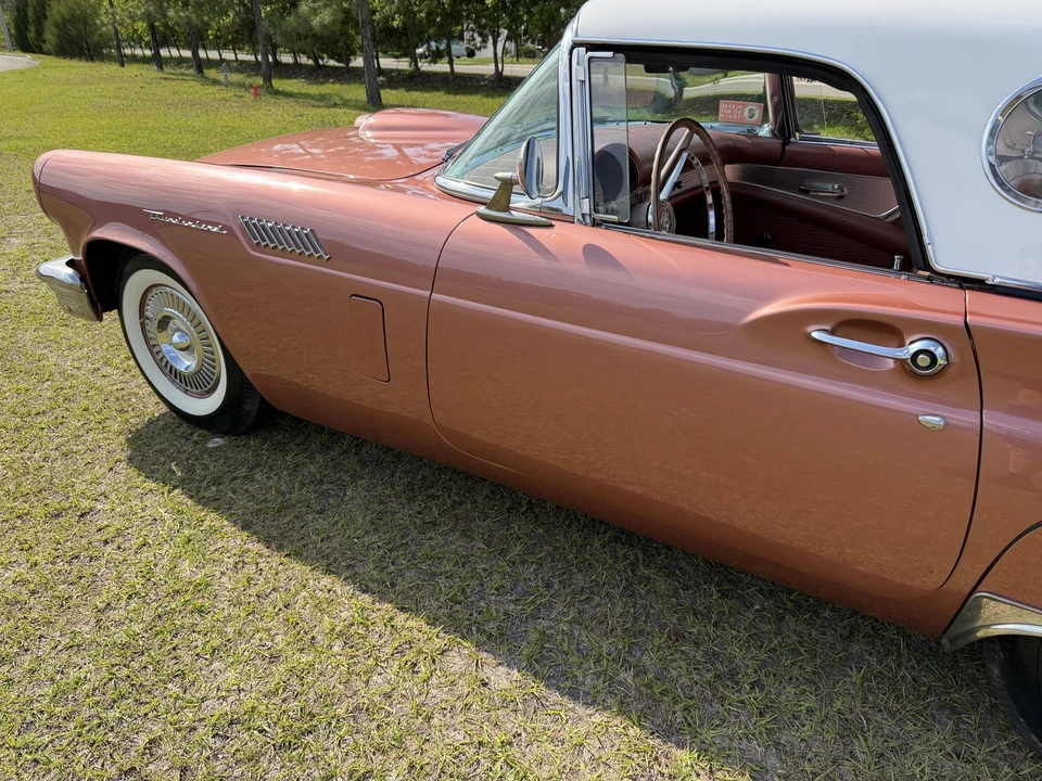 1957 Ford Thunderbird 1st Gen - Image 20 of 31
