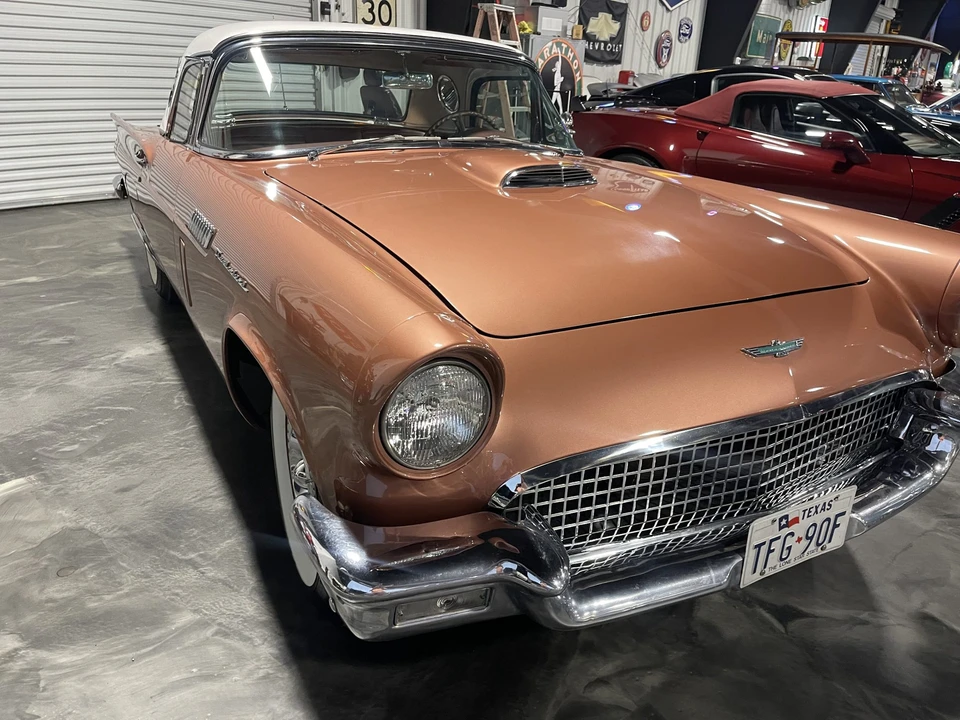 1957 Ford Thunderbird 1st Gen - Image 25 of 31