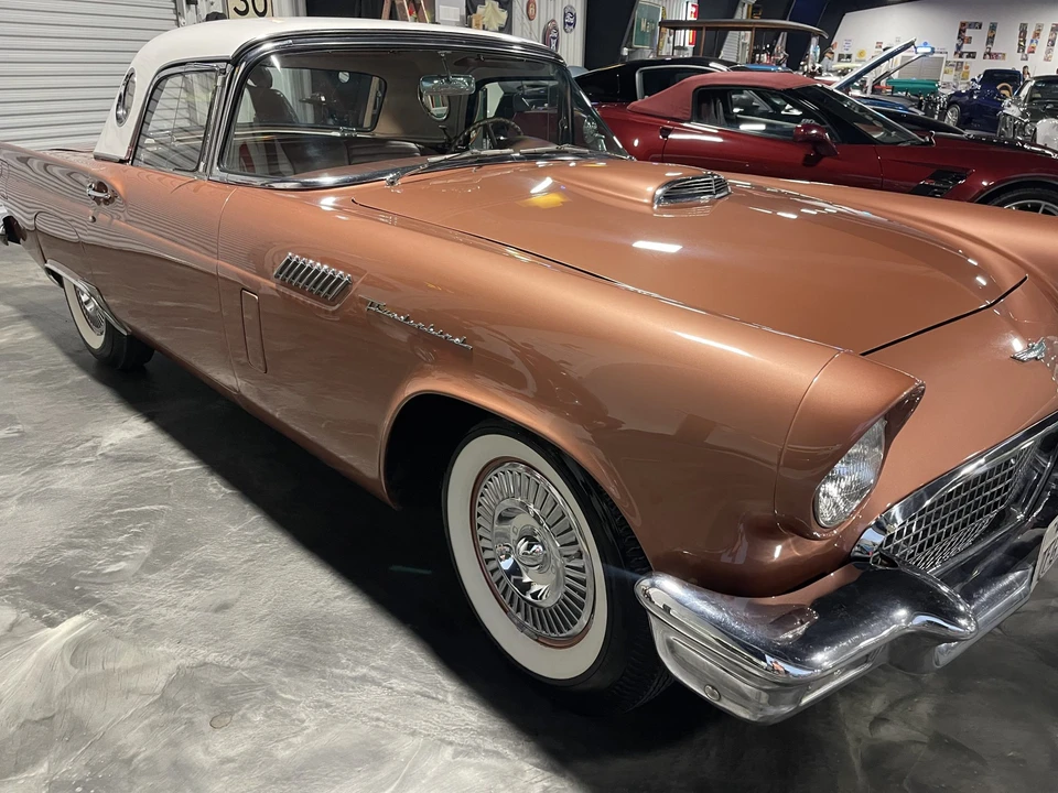 1957 Ford Thunderbird 1st Gen - Image 27 of 31
