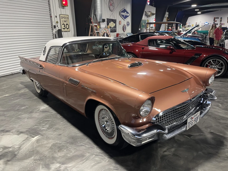 1957 Ford Thunderbird 1st Gen - Image 26 of 31