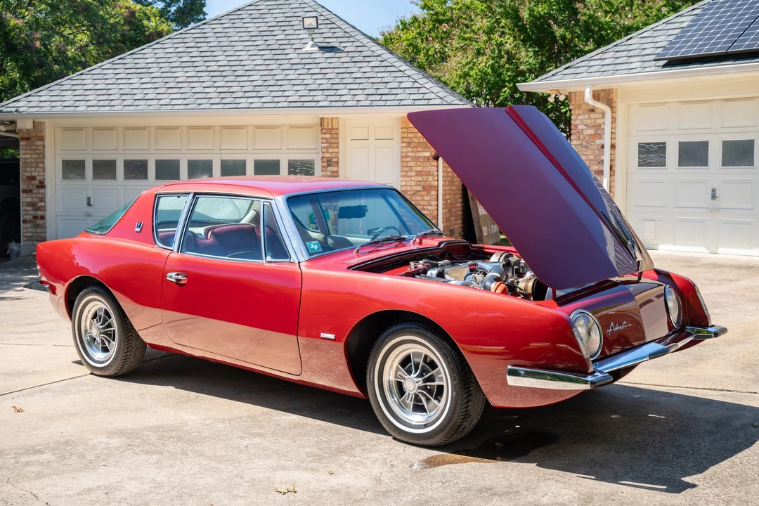 1963 Studebaker Avanti - Image 10 of 31