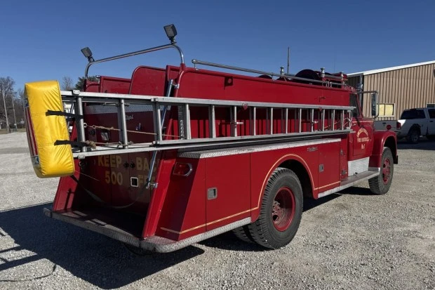 1965 International Harvester Loadstar - Image 2 of 9