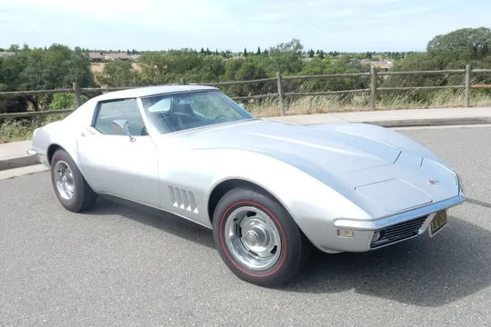 1968 Chevrolet Corvette C3 Coupe 327 4-Speed