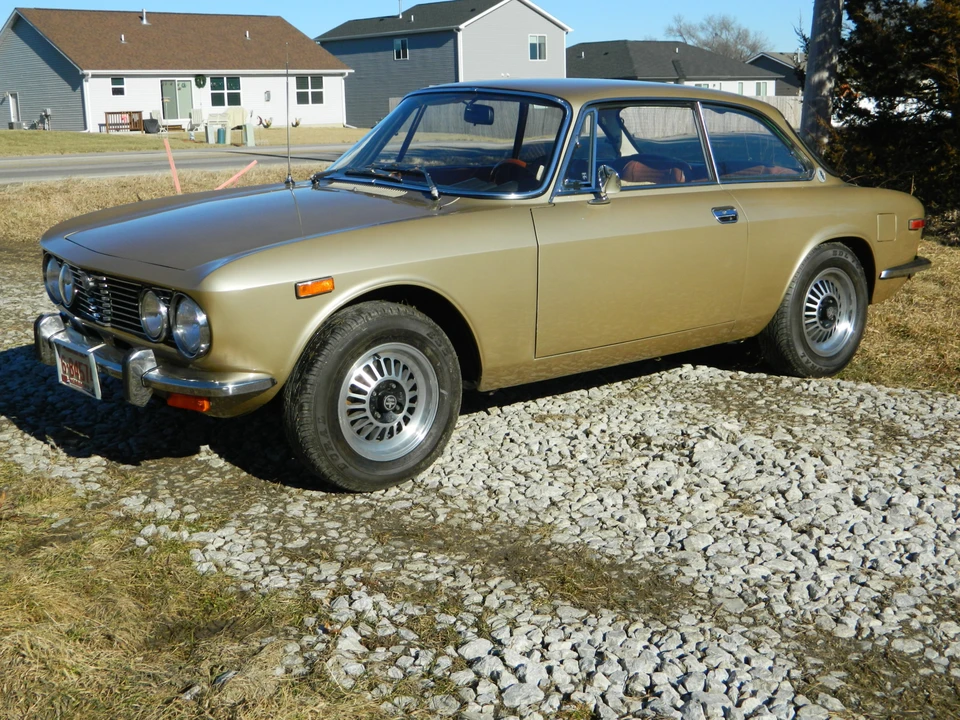 1972 Alfa Romeo 2000 GT Veloce - Image 4 of 31