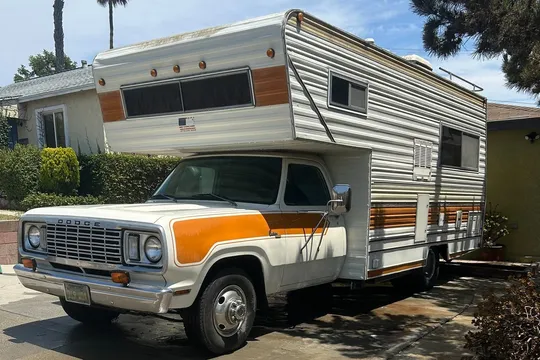 1977 Dodge D300 Sunland Motorhome