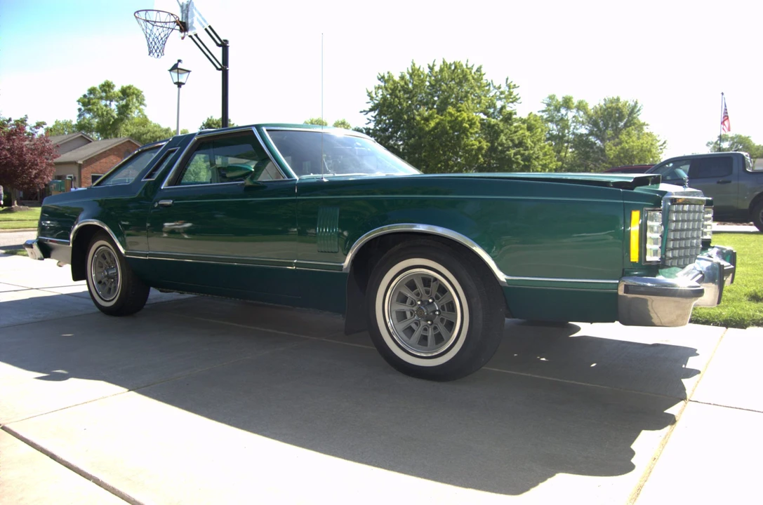 1977 Ford Thunderbird 7th Gen - Image 13 of 31
