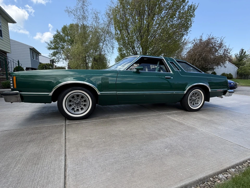 1977 Ford Thunderbird 7th Gen - Image 23 of 31