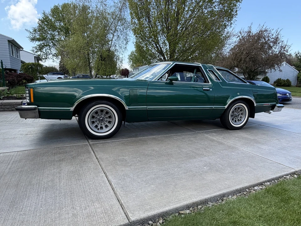 1977 Ford Thunderbird 7th Gen - Image 2 of 31