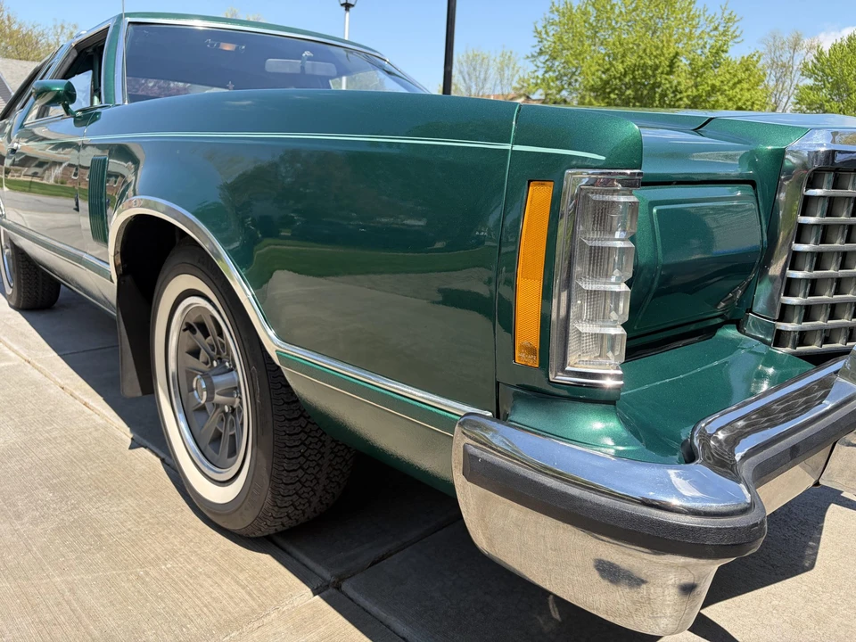 1977 Ford Thunderbird 7th Gen - Image 29 of 31