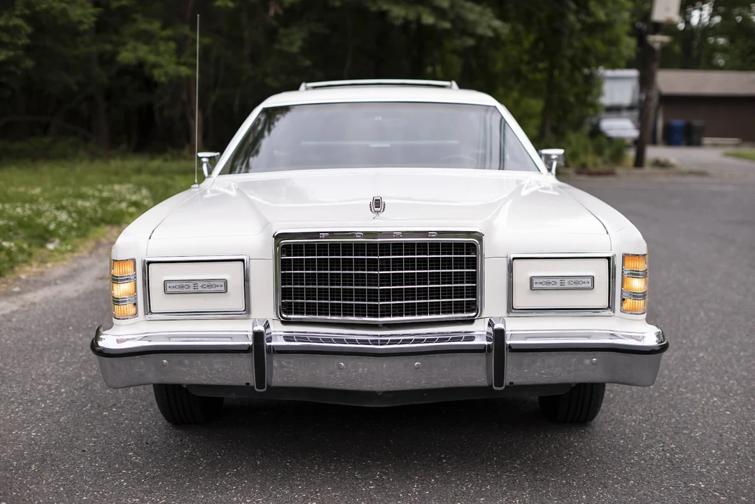 1978 Ford Country Squire - Image 2 of 31