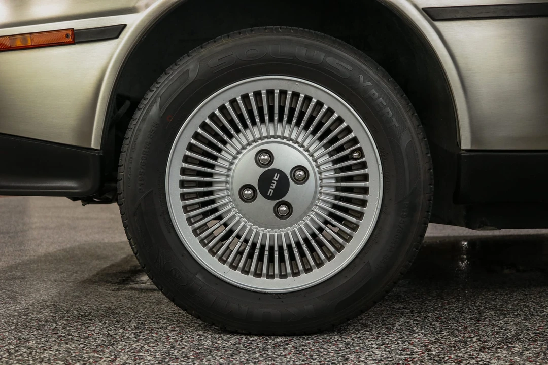 1981 DeLorean DMC-12 - Image 17 of 31