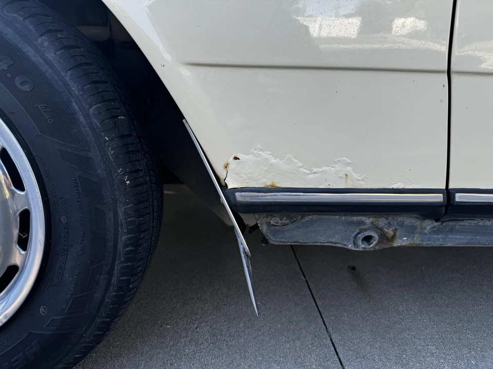 1981 Mercedes-Benz W123 Sedan - Image 30 of 31