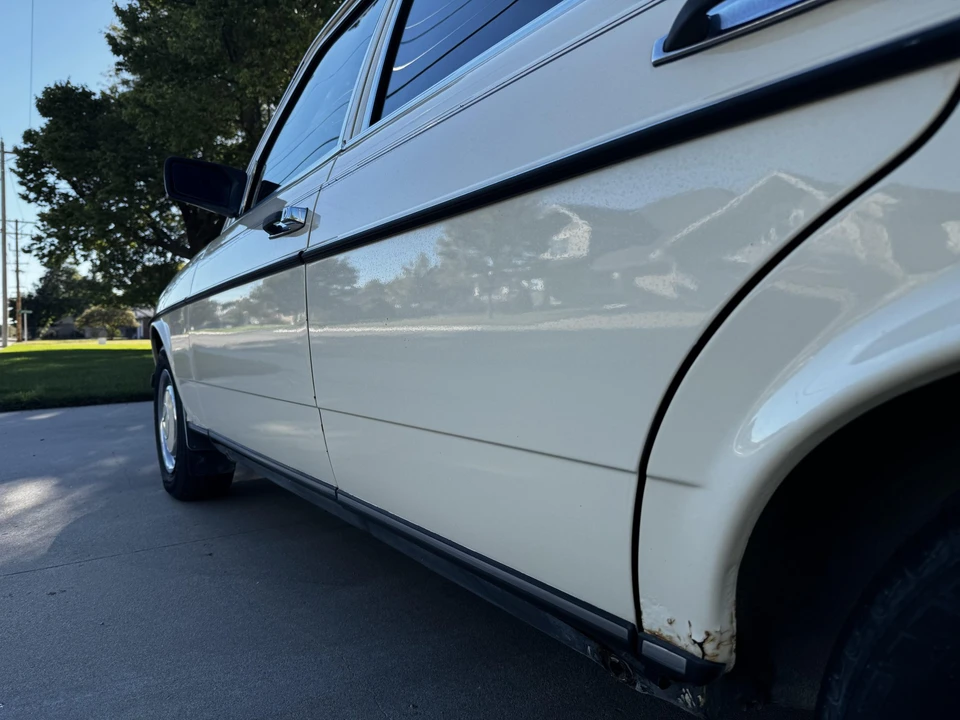 1981 Mercedes-Benz W123 Sedan - Image 21 of 31