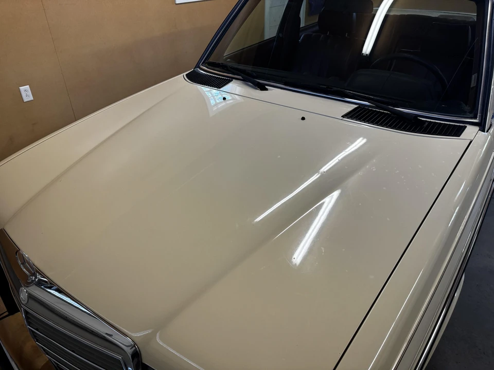 1981 Mercedes-Benz W123 Sedan - Image 19 of 31