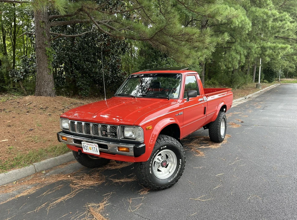 1982 Toyota Hilux 3rd Gen - Image 2 of 31