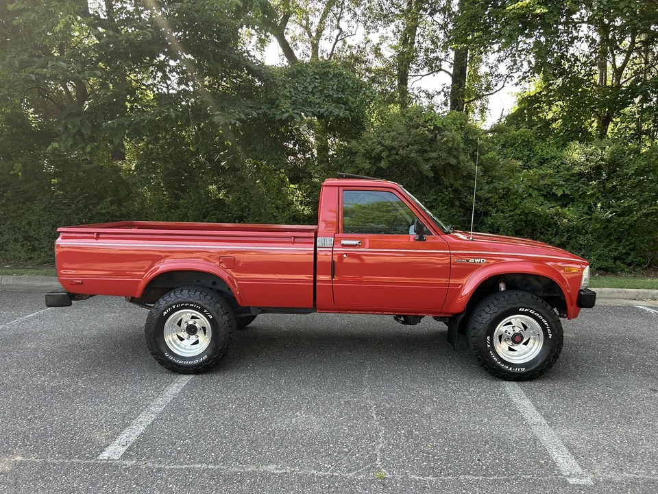 1982 Toyota Hilux 3rd Gen - Image 12 of 31