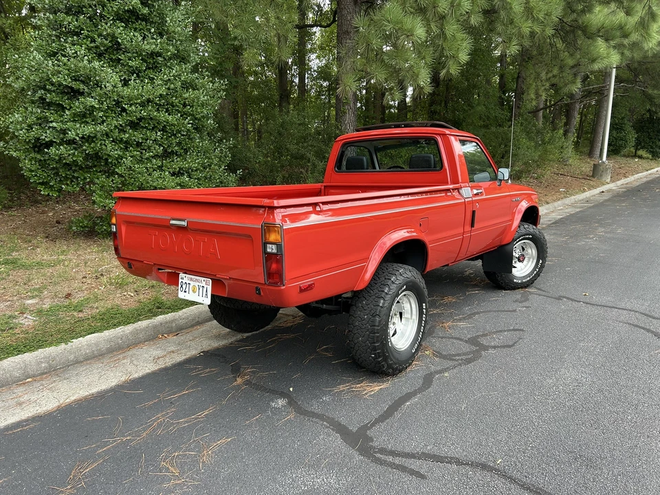 1982 Toyota Hilux 3rd Gen - Image 10 of 31