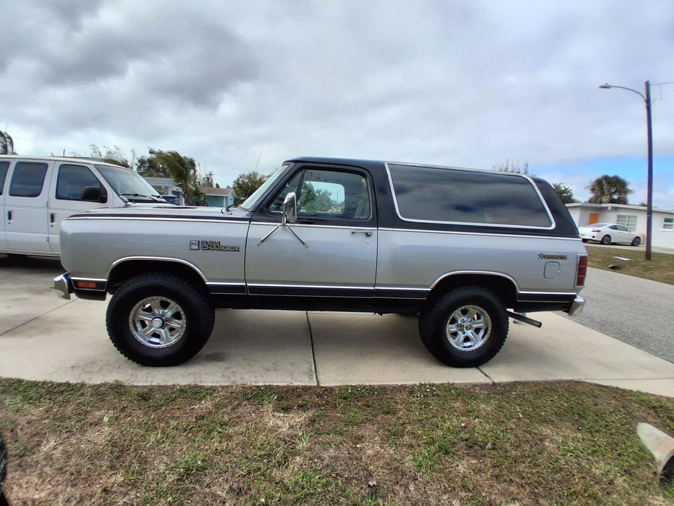1983 Dodge Ramcharger - Image 5 of 31