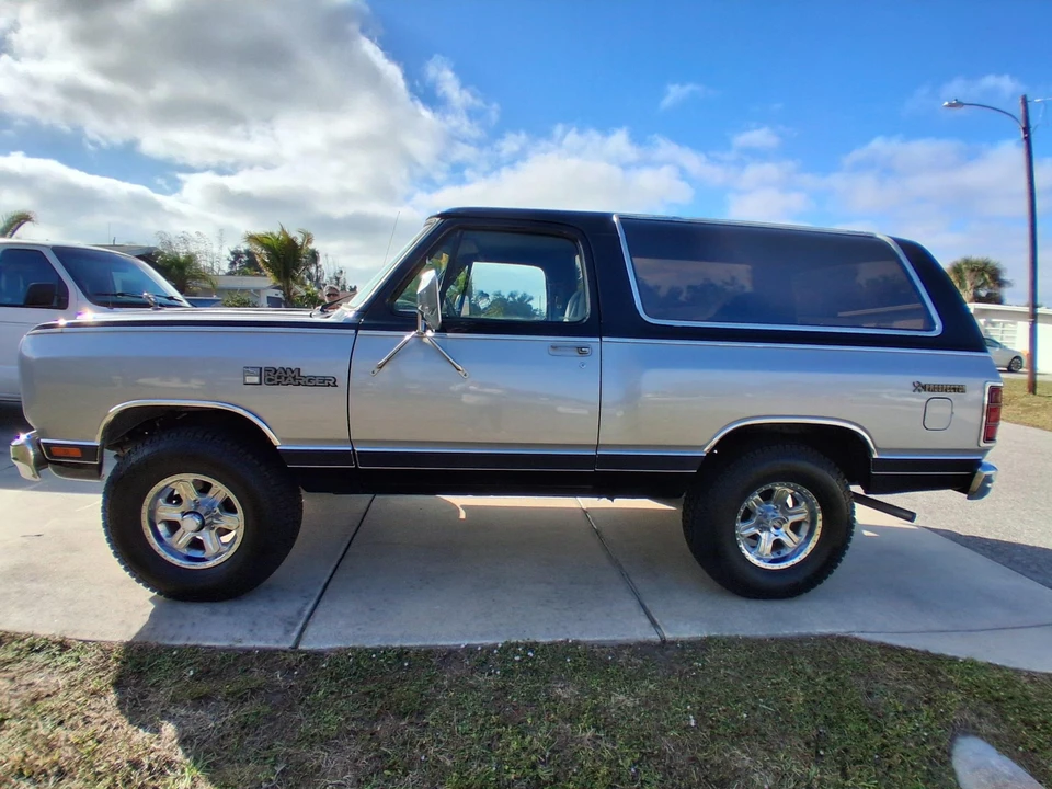 1983 Dodge Ramcharger - Image 4 of 31