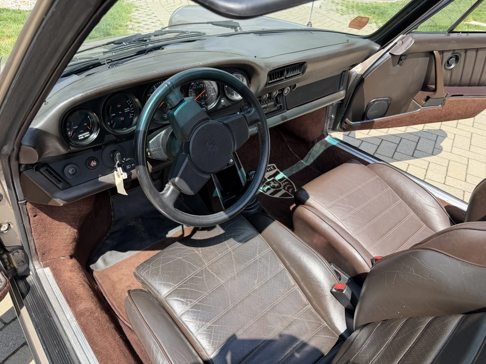 1984 Porsche 911 Carrera 3.2 - Image 25 of 31