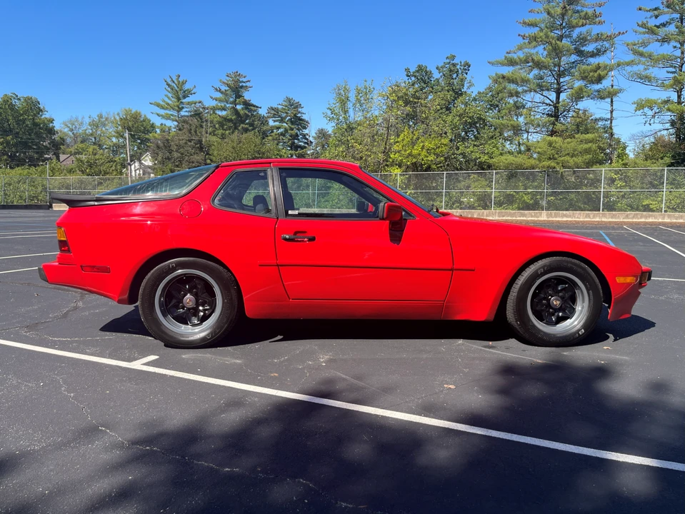 1984 Porsche 944 - Image 10 of 31