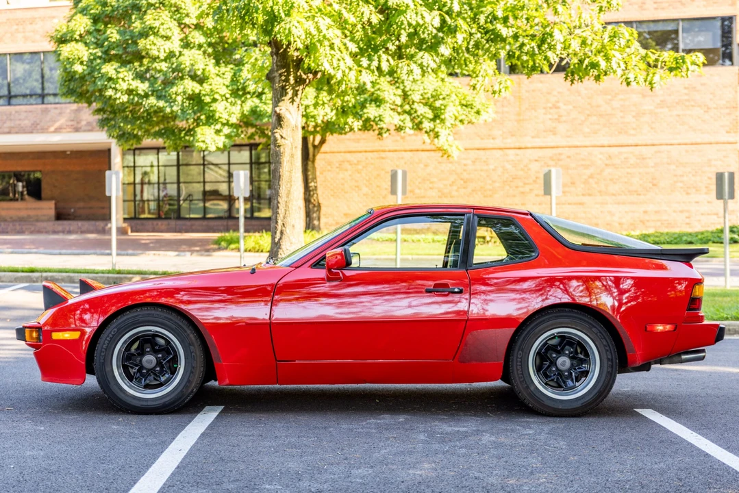 1984 Porsche 944 - Image 17 of 31