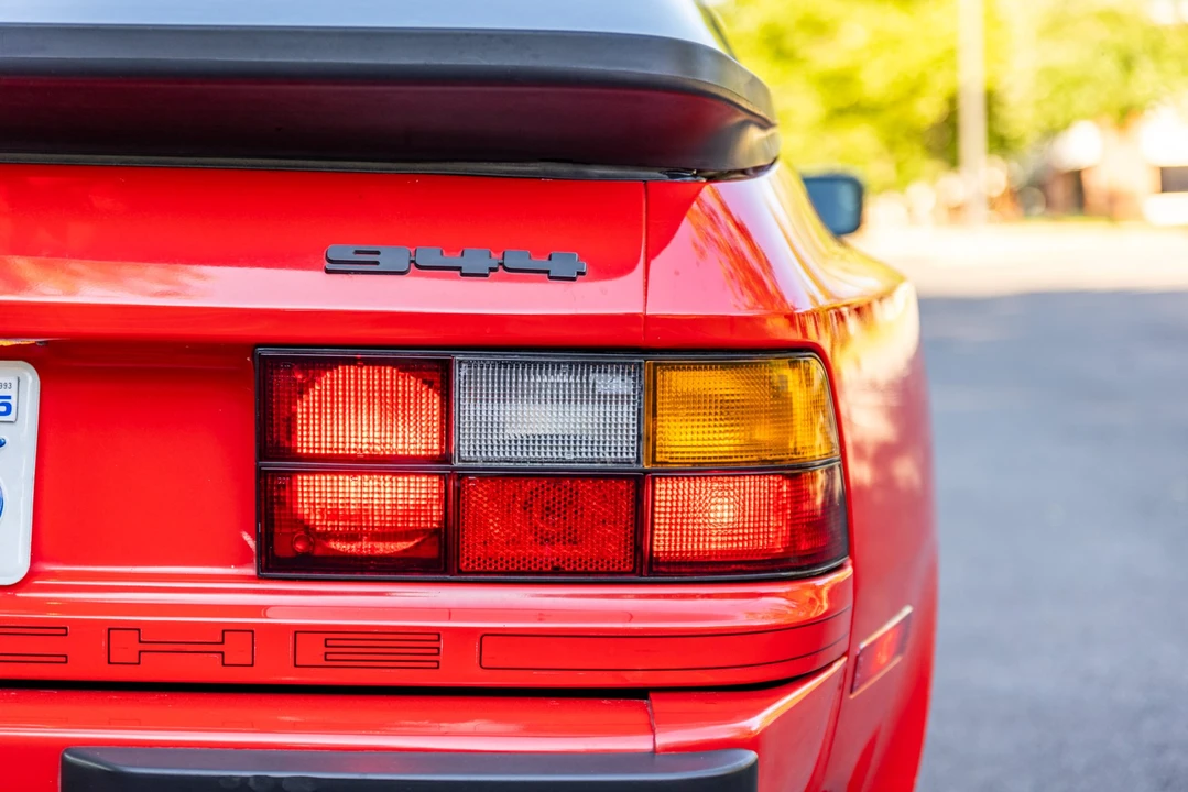 1984 Porsche 944 - Image 27 of 31