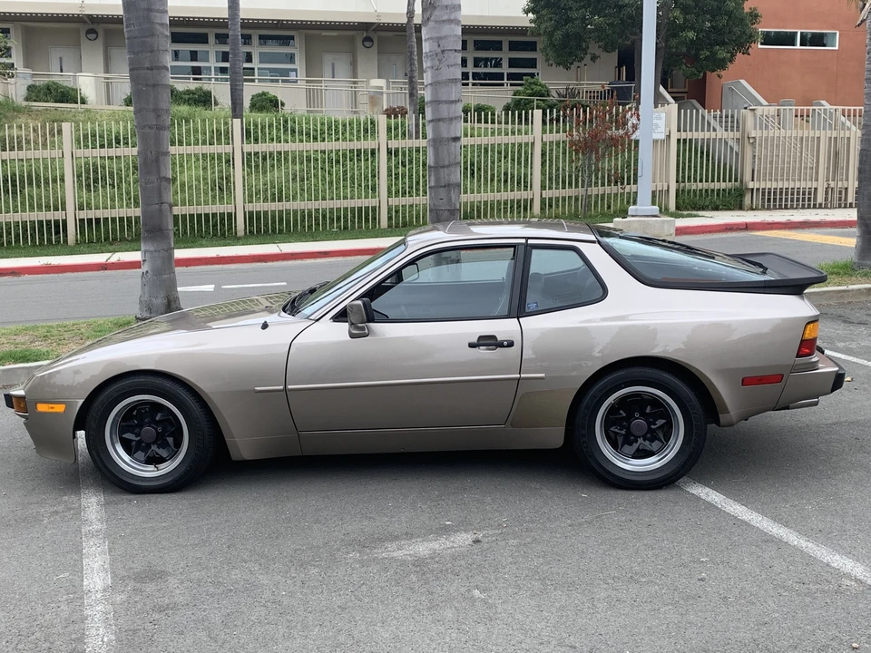 1984 Porsche 944 - Image 3 of 31