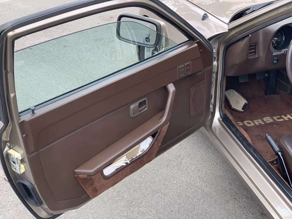 1984 Porsche 944 - Image 26 of 31